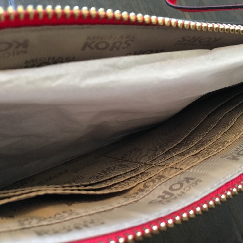 Michael Kors Fulton Clutch - Picture 3 of 4